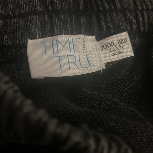 🆕Soft & Stretchy Comfy Women’s Black Washed Plus Size Shirts Sz 3XL NWT - Picture 6 of 9